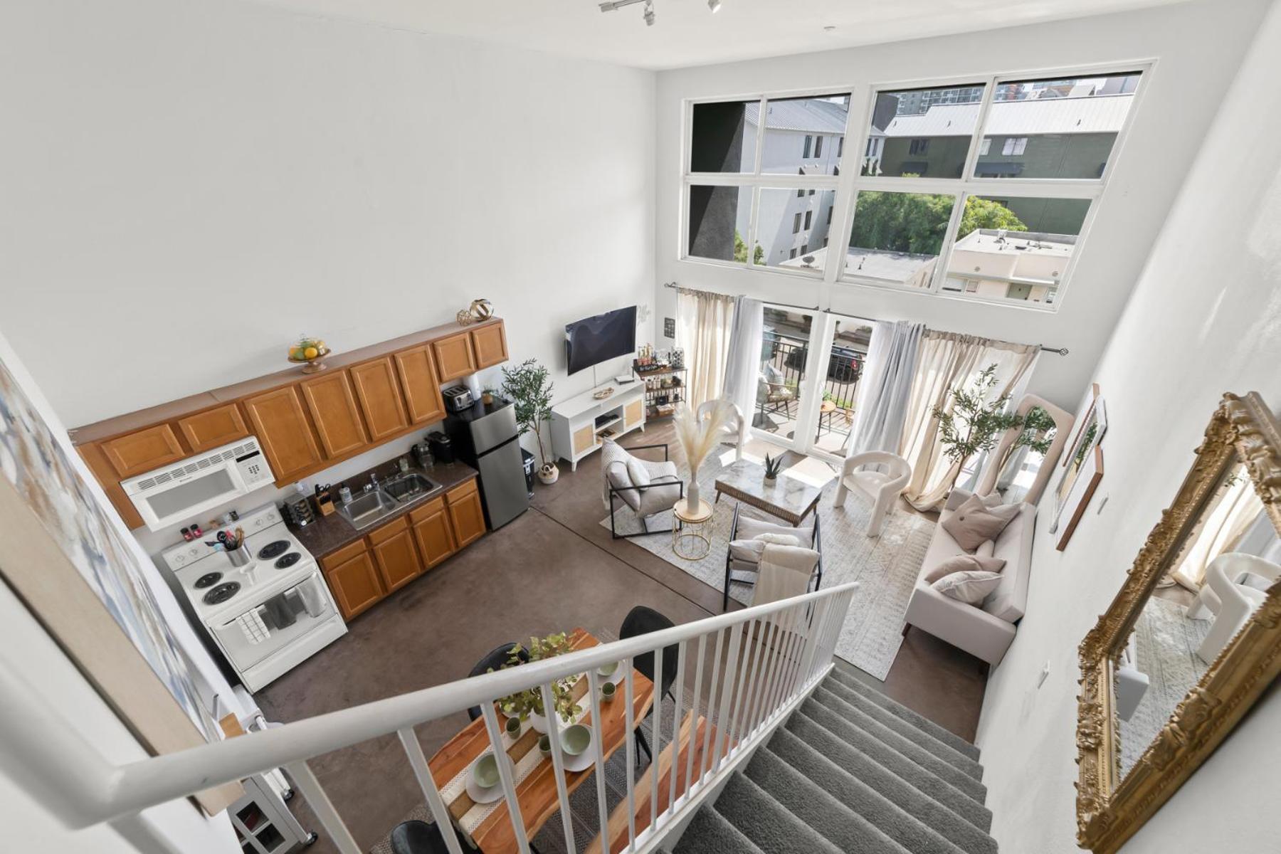 The Italian Retreat, Little Italy Apartment