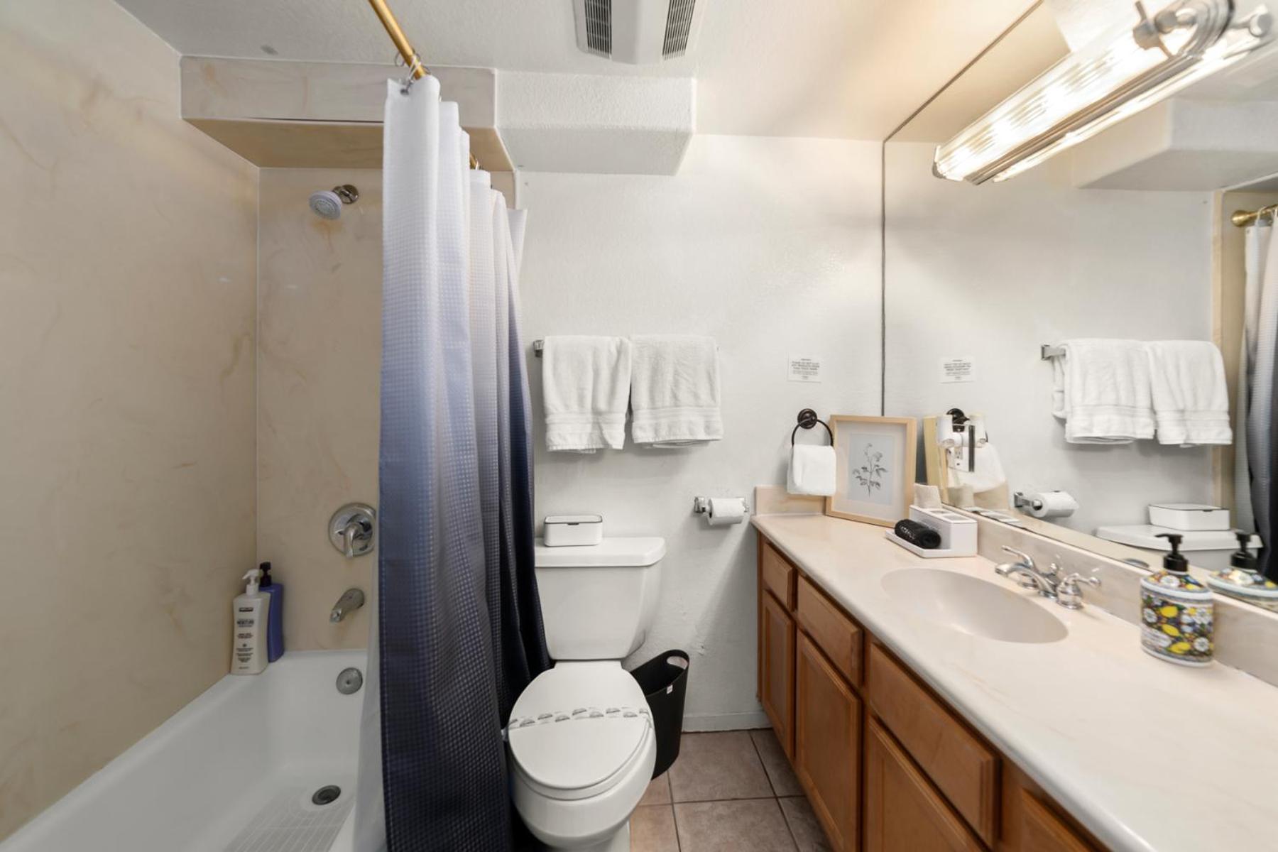 The Italian Retreat, Little Italy Apartment *