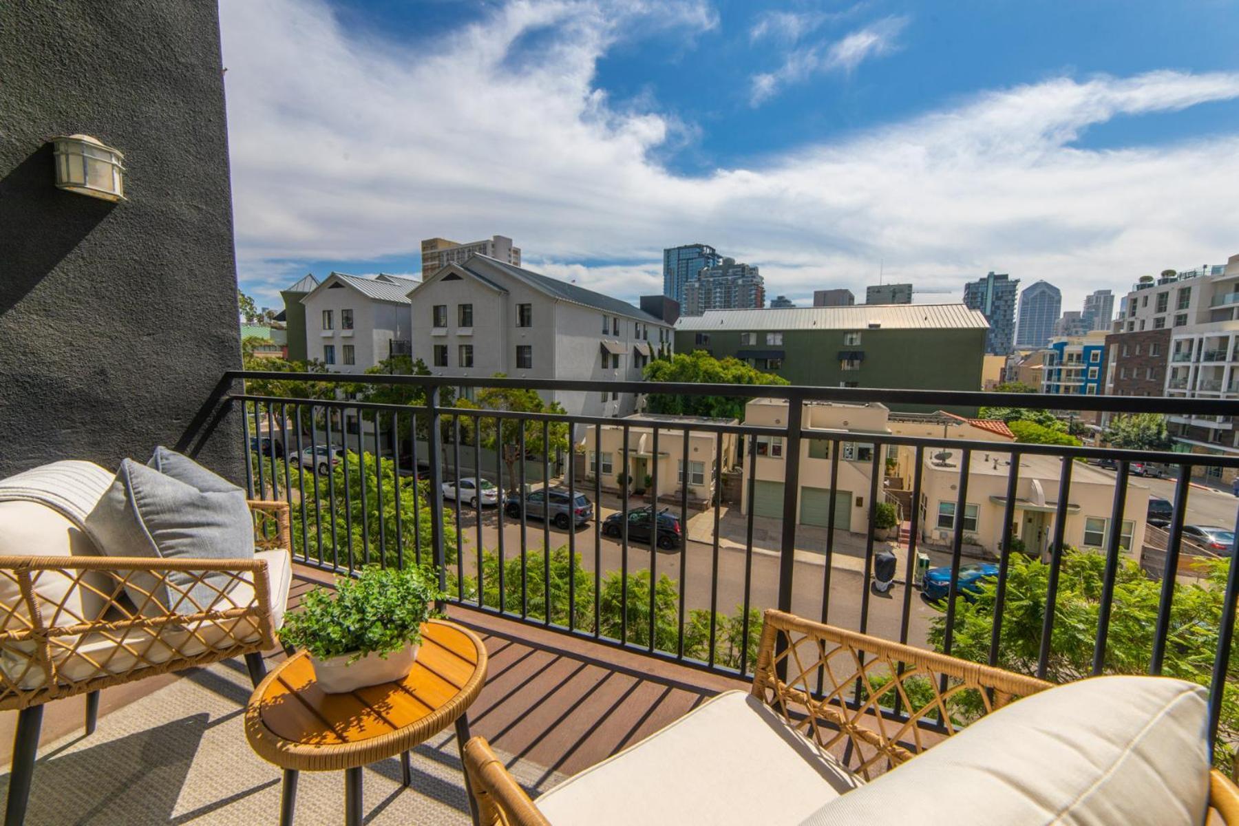 The Italian Retreat, Little Italy Apartment
